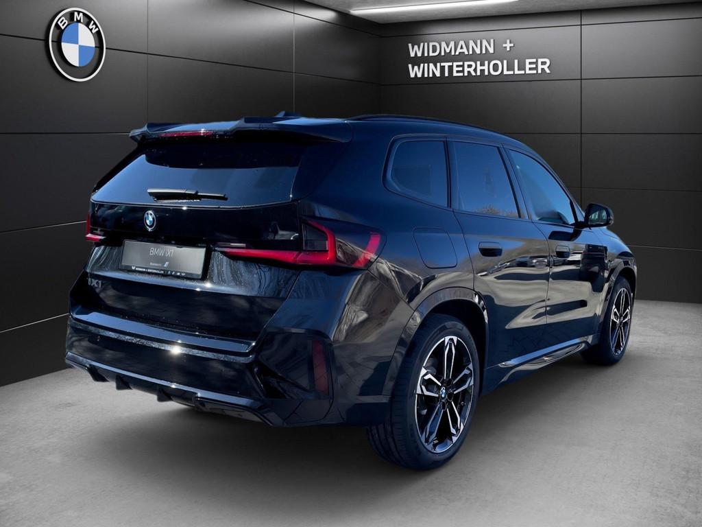 BMW iX1