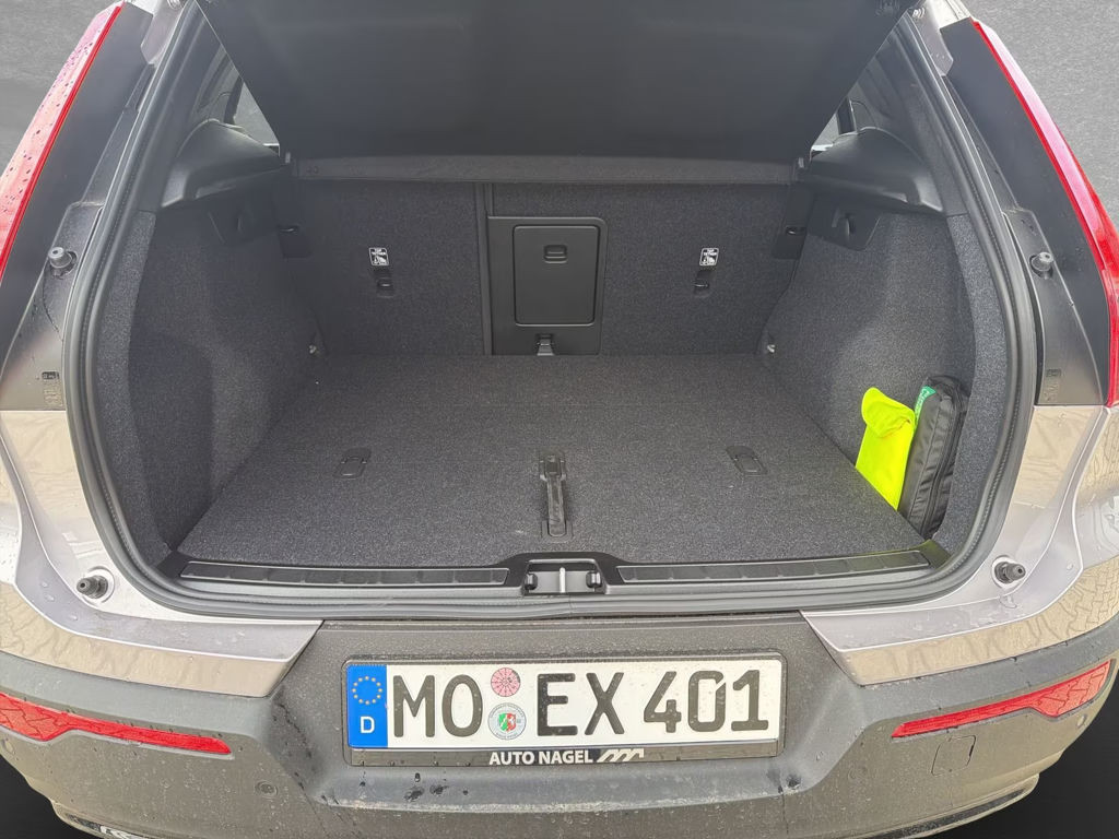 Volvo EX40