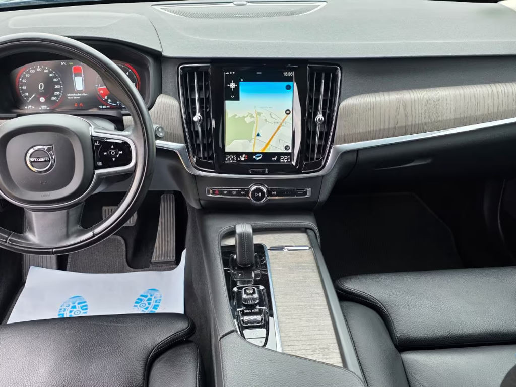 Volvo V90 Cross Country