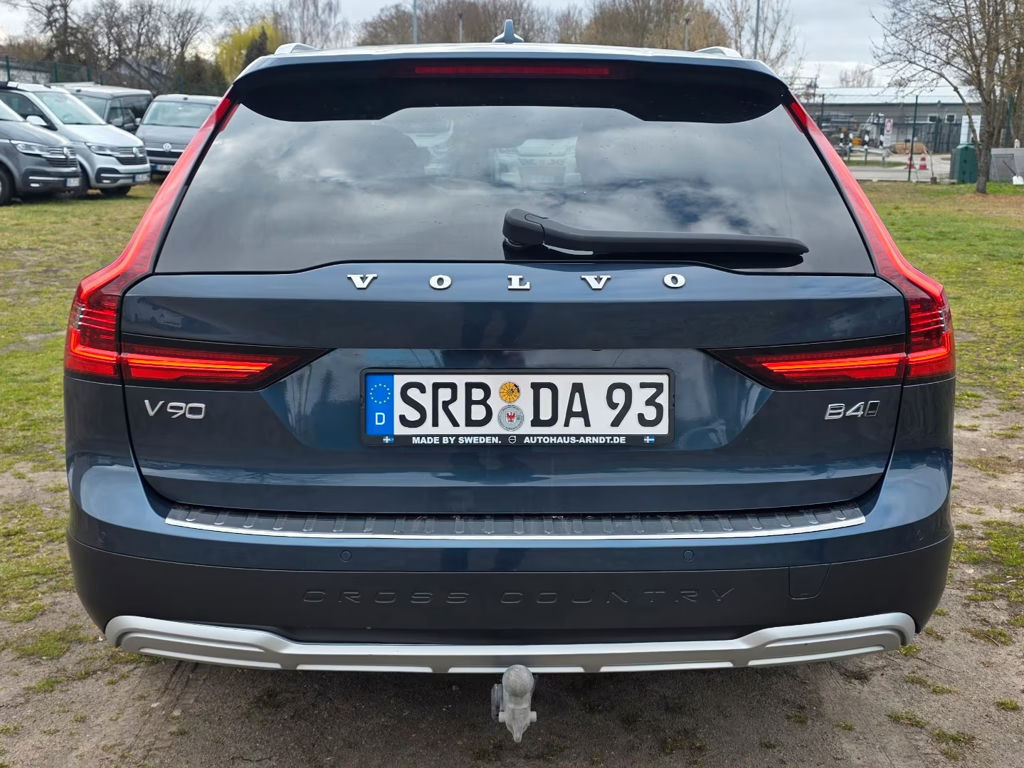 Volvo V90 Cross Country