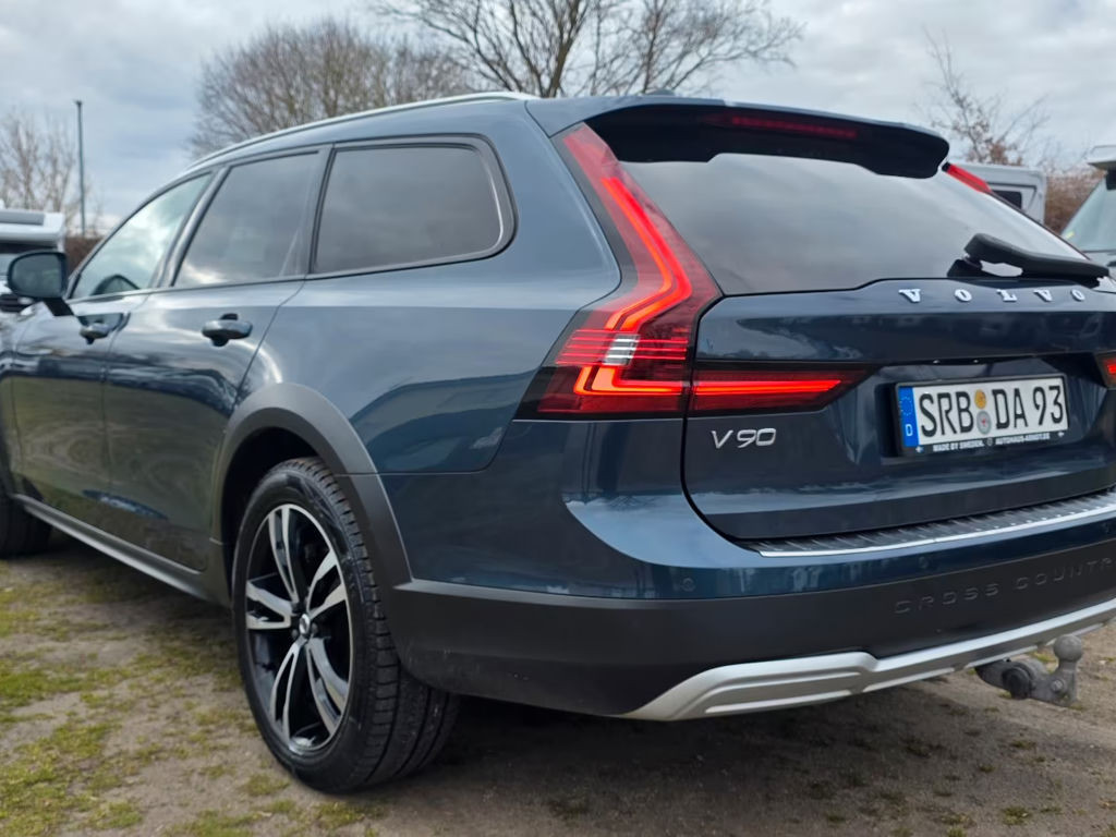 Volvo V90 Cross Country