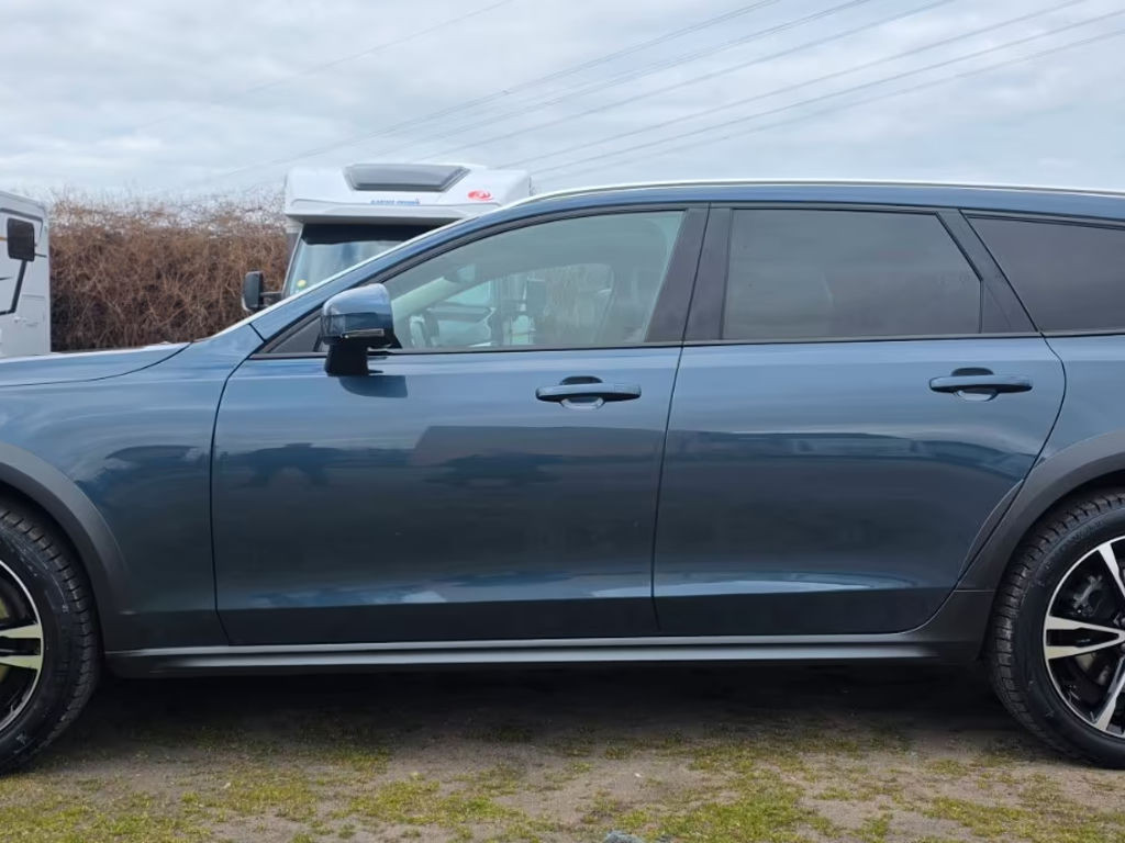 Volvo V90 Cross Country