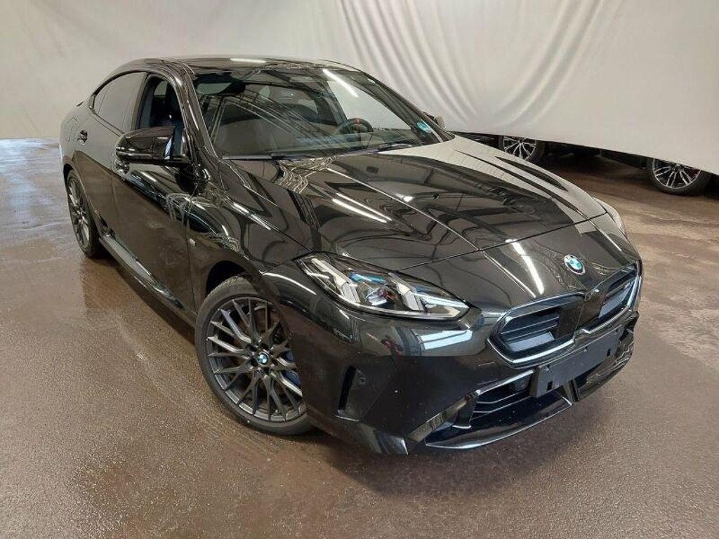 BMW M235