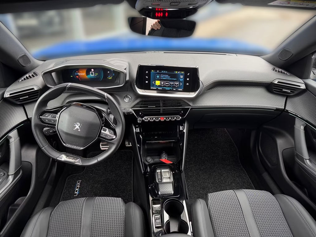 Peugeot e-2008