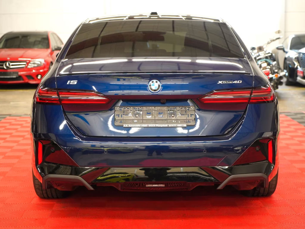 BMW i5