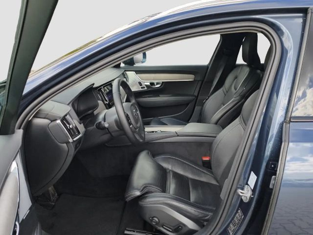 Volvo V90 Cross Country