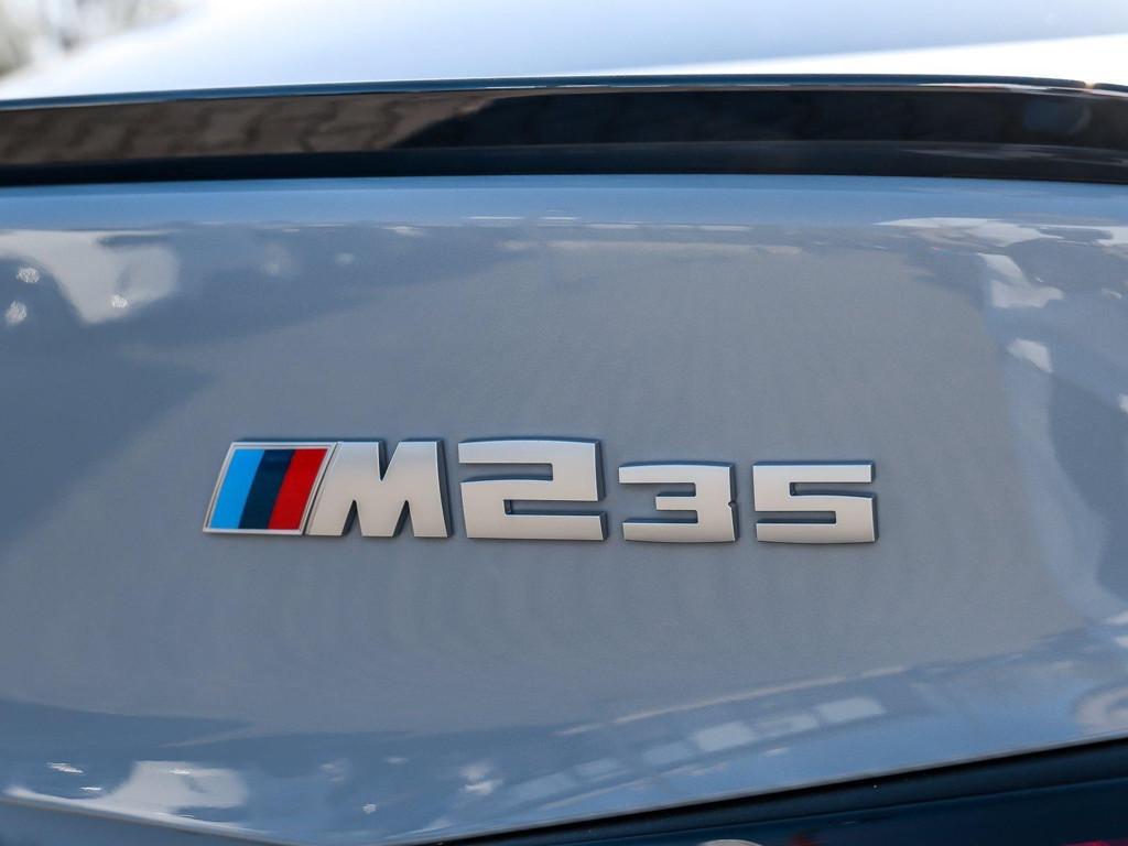 BMW M235