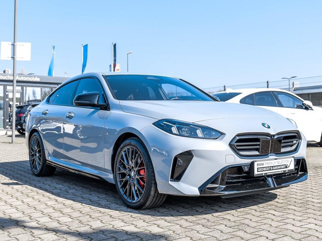 BMW M235