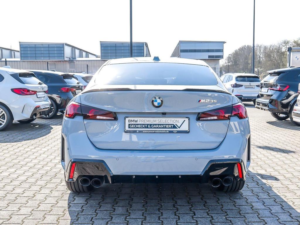 BMW M235