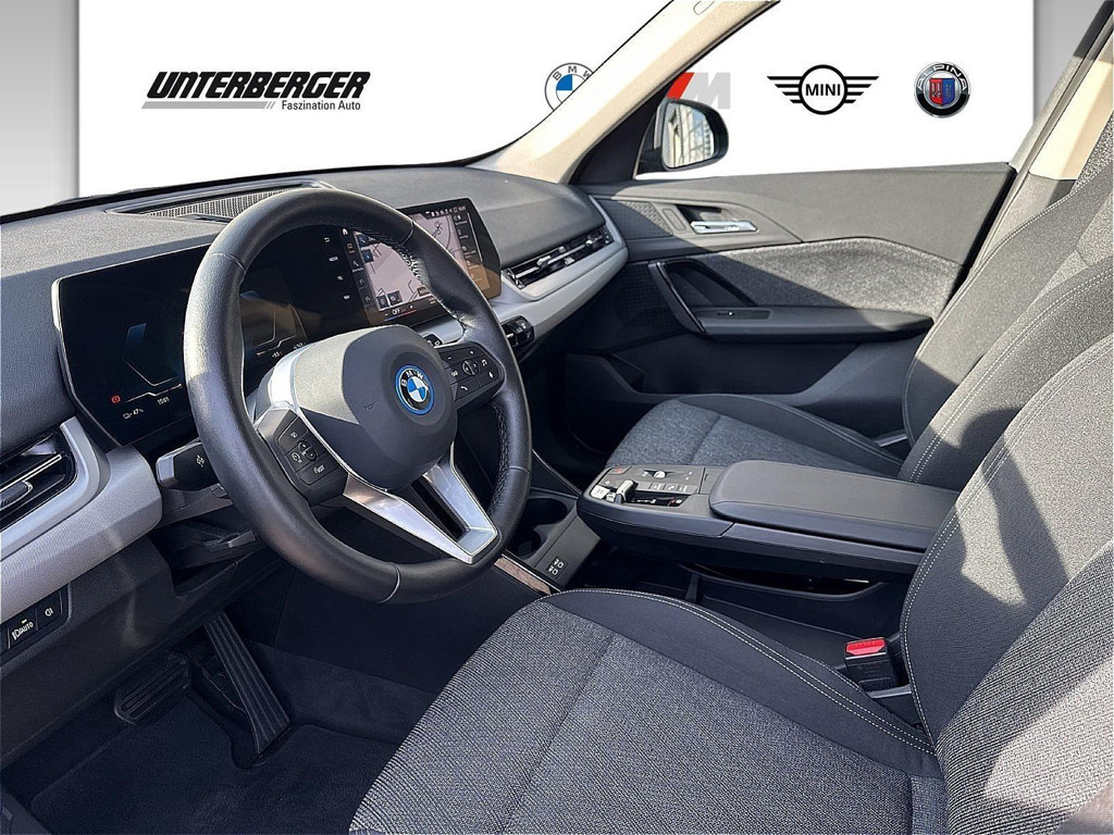 BMW iX1