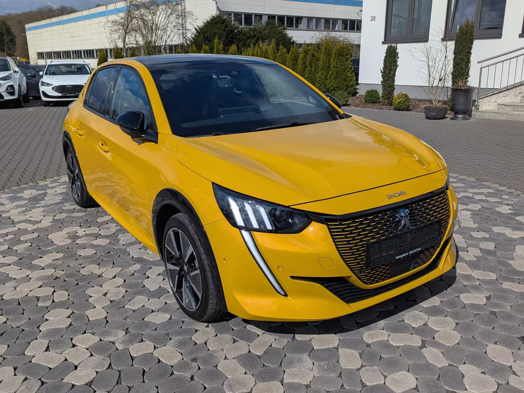 Peugeot e-208