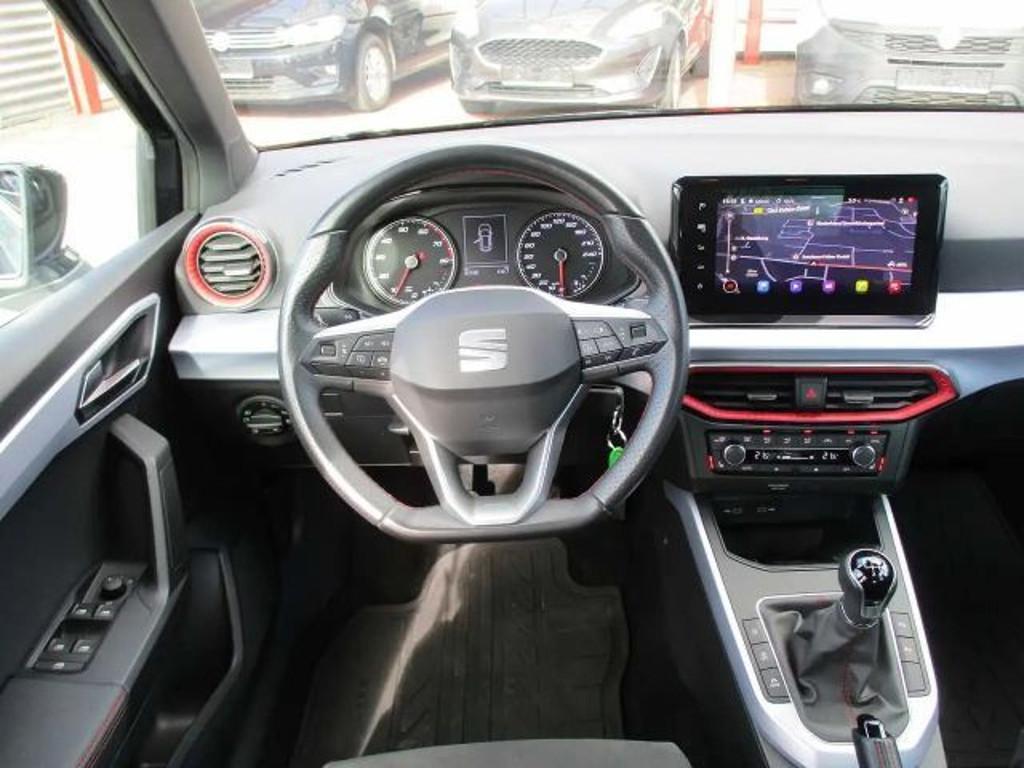 Seat Arona