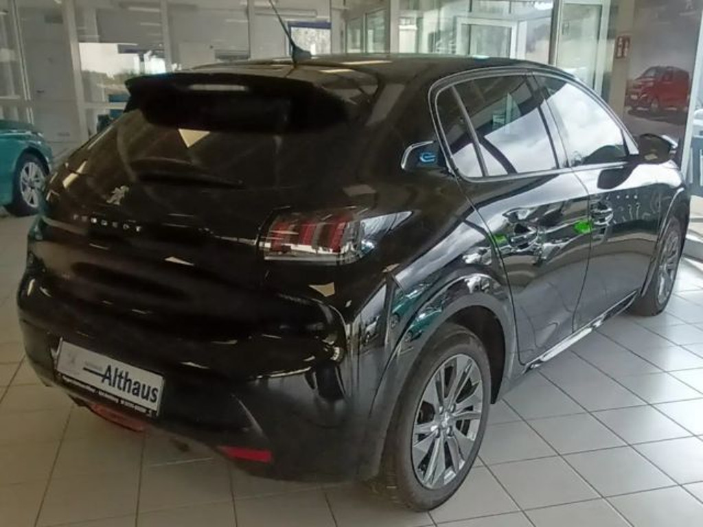 Peugeot e-208