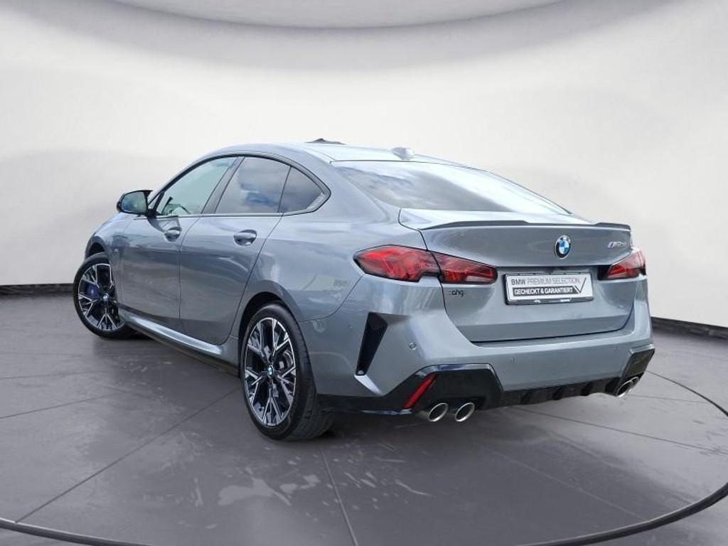 BMW M235