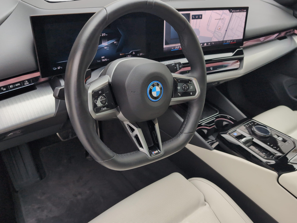 BMW i5