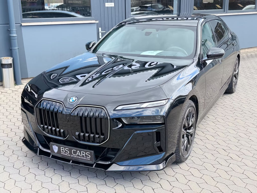 BMW i7