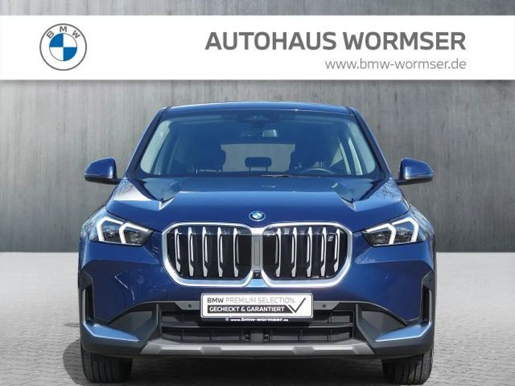 BMW iX1