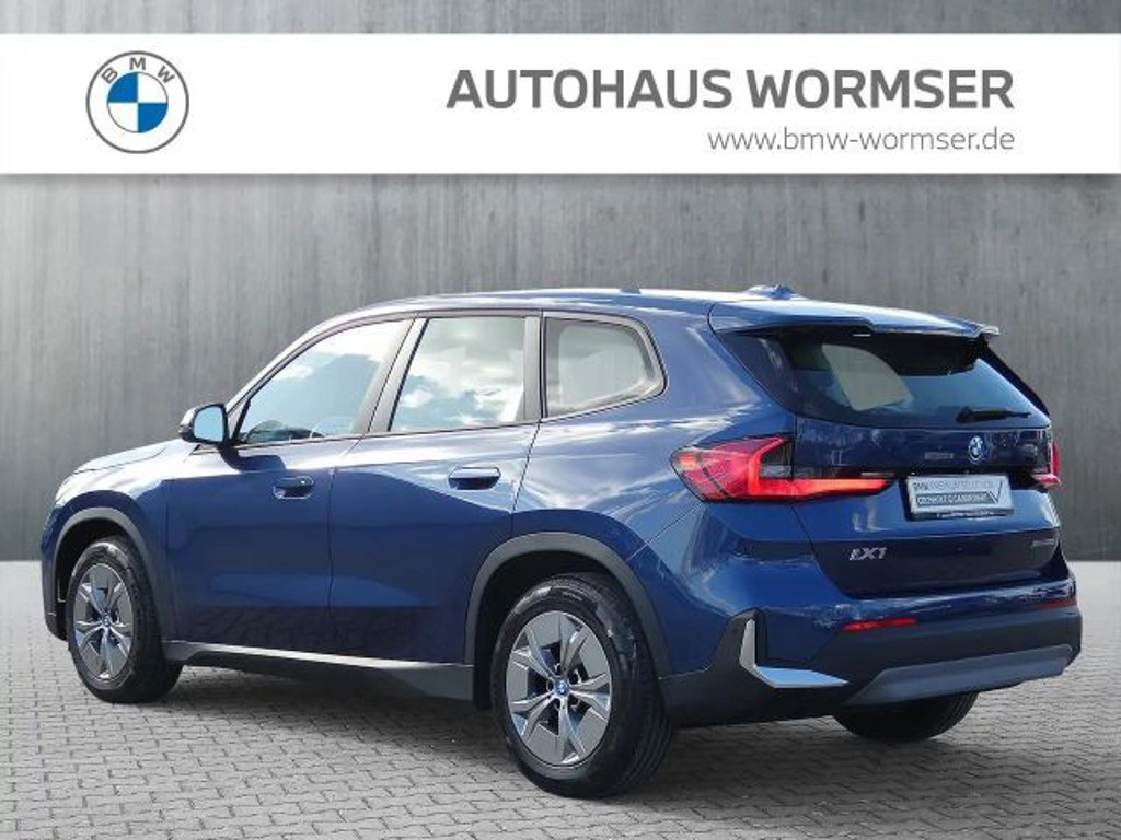 BMW iX1