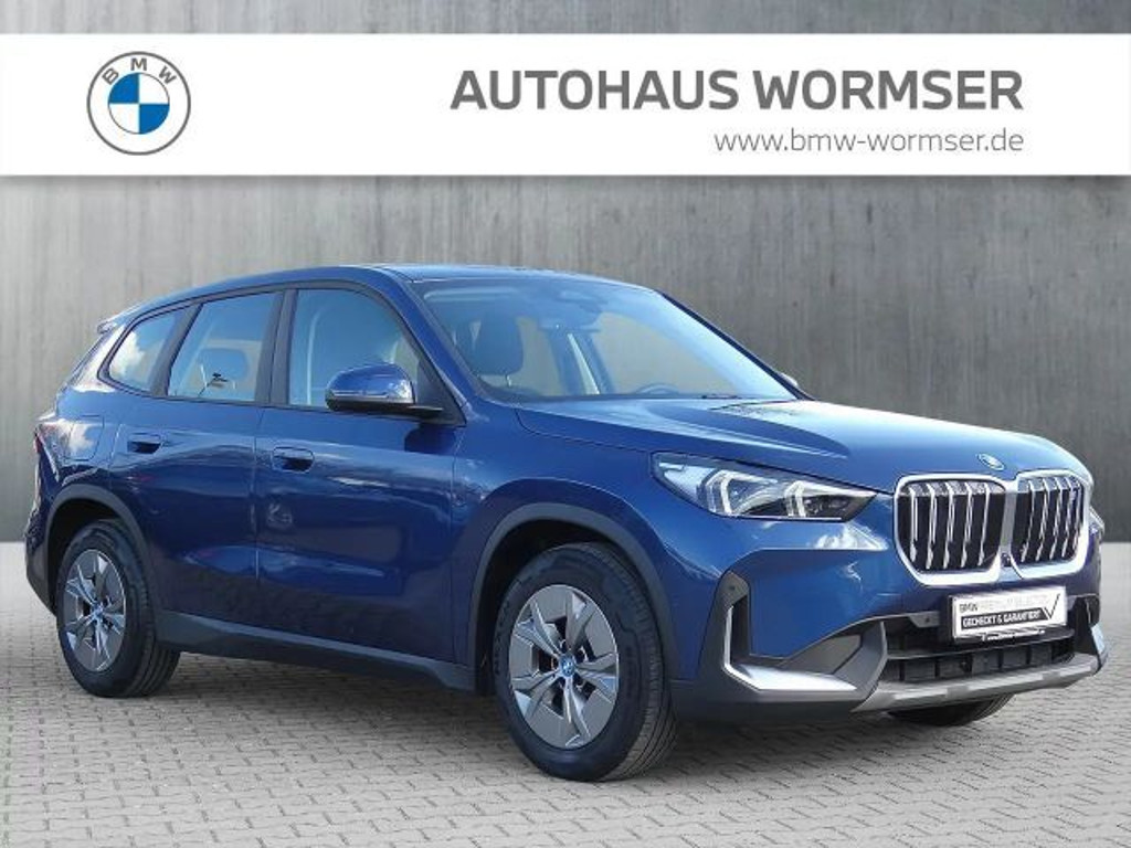 BMW iX1