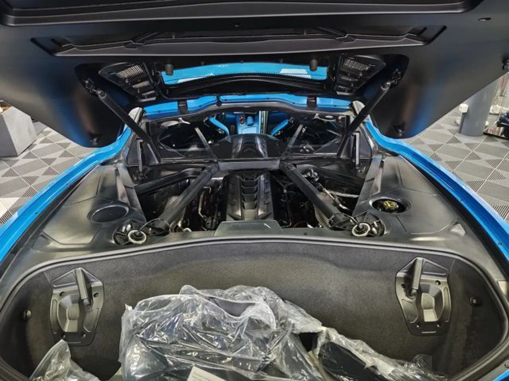 Corvette C8
