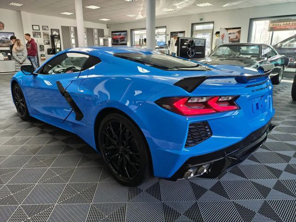 Corvette C8