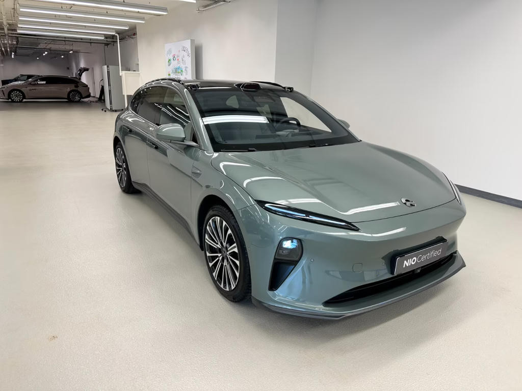 NIO ET5