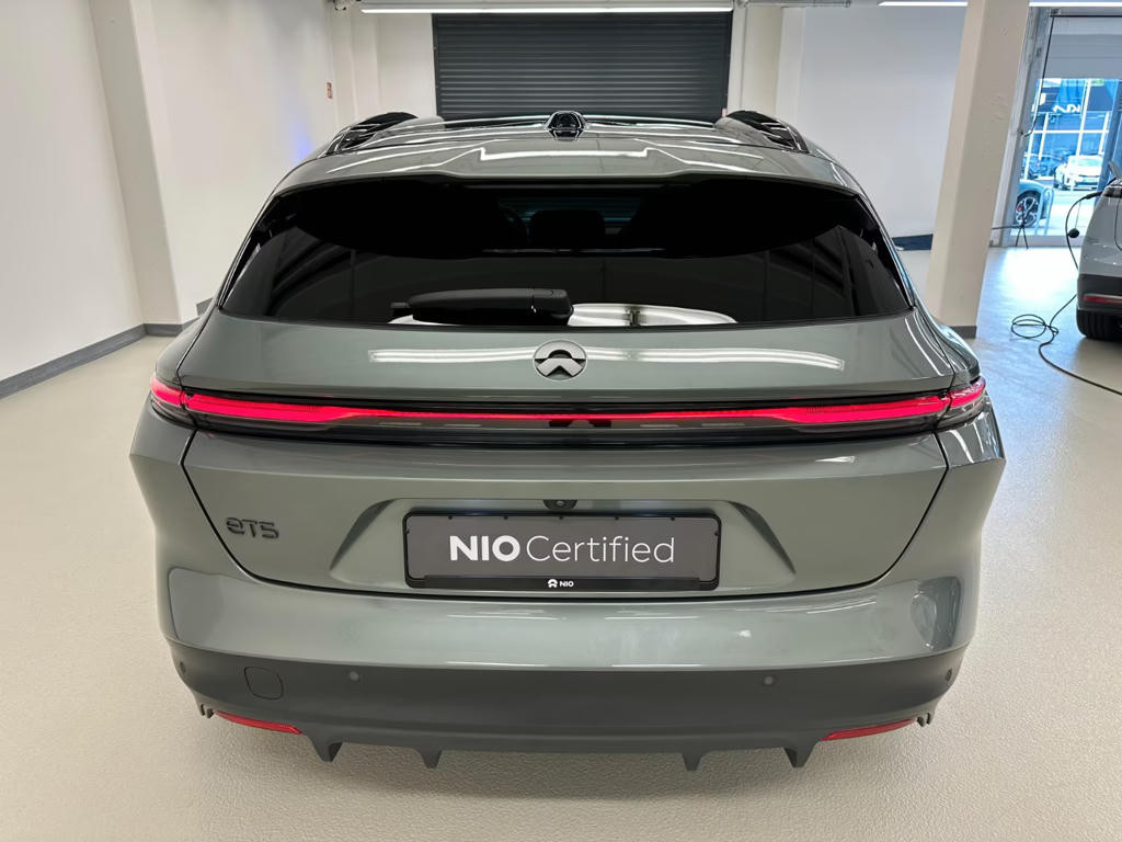 NIO ET5