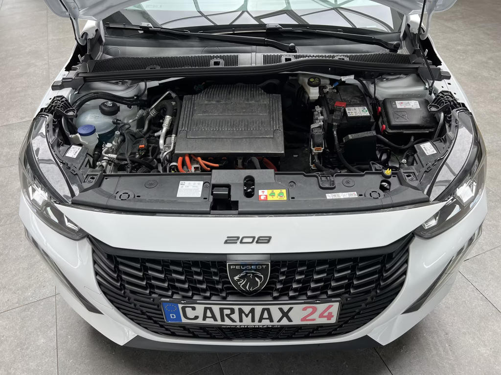 Peugeot e-208