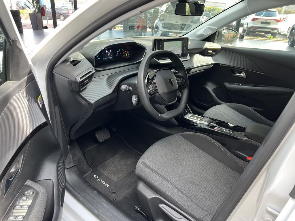 Peugeot e-208
