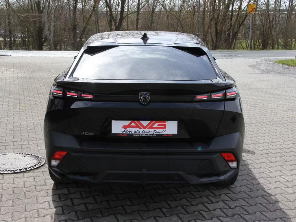 Peugeot 408