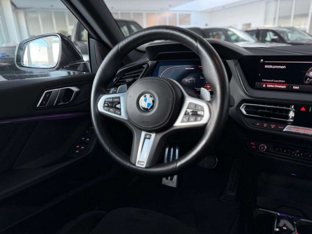 BMW M235