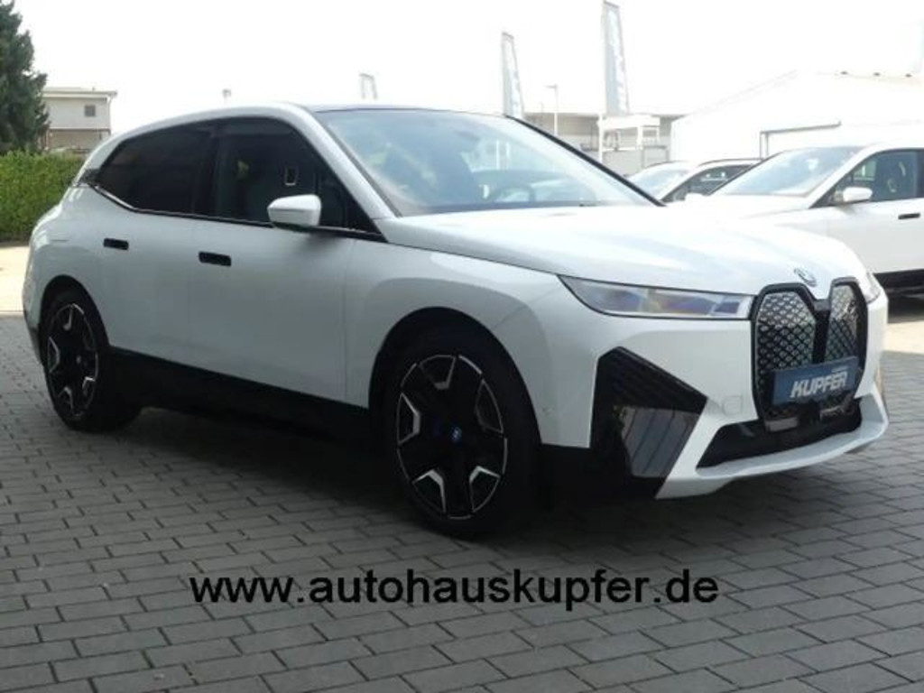 BMW iX