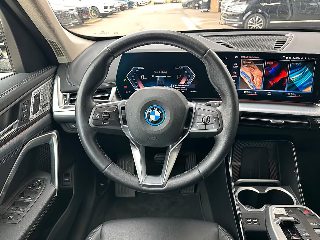 BMW iX1