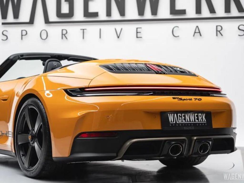 Porsche 911