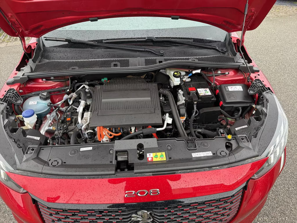 Peugeot e-208