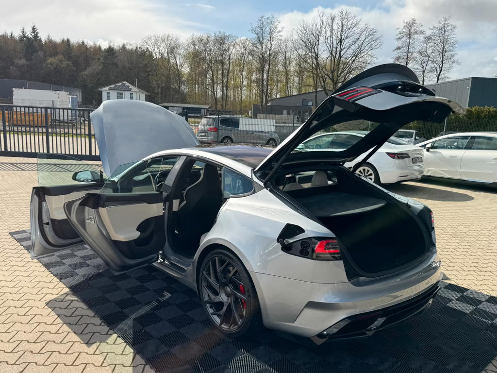 Tesla Model S