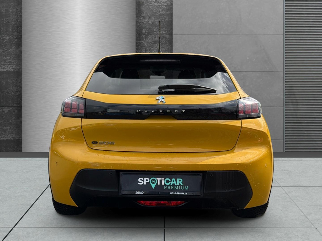 Peugeot e-208