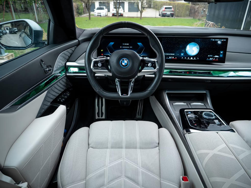 BMW i7