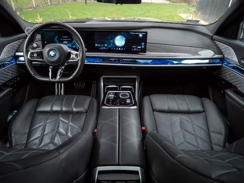 BMW i7