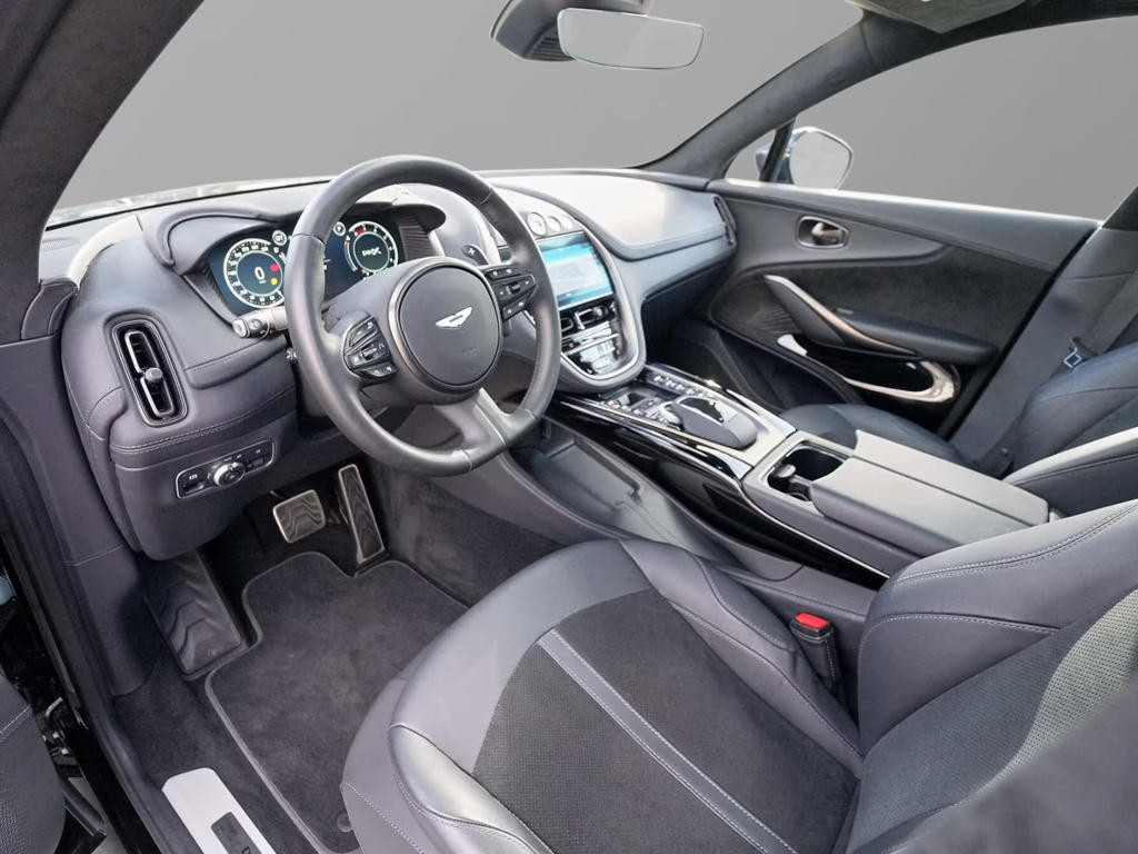 Aston Martin DBX