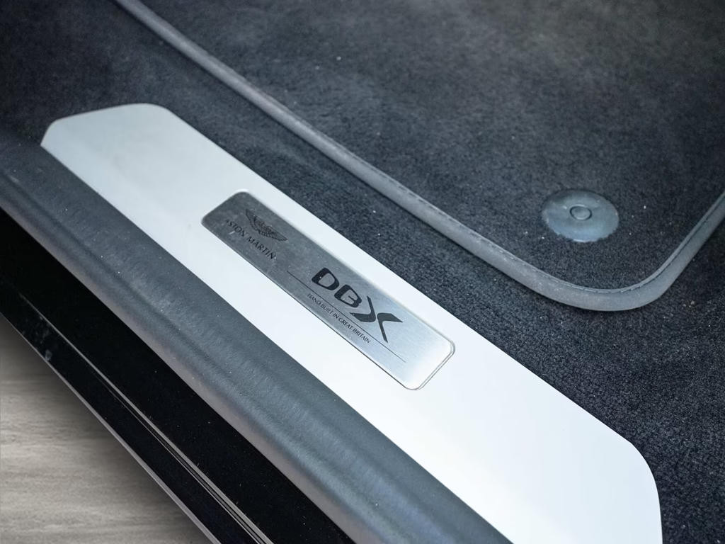 Aston Martin DBX