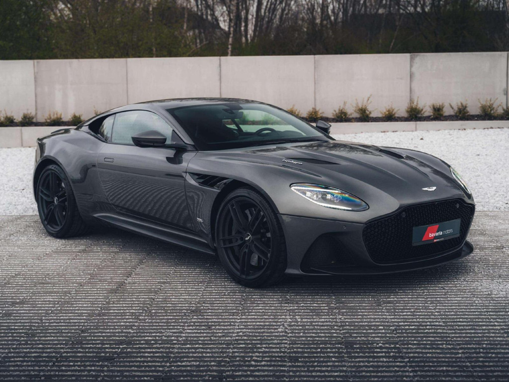 Aston Martin DBS 2022 Benzine