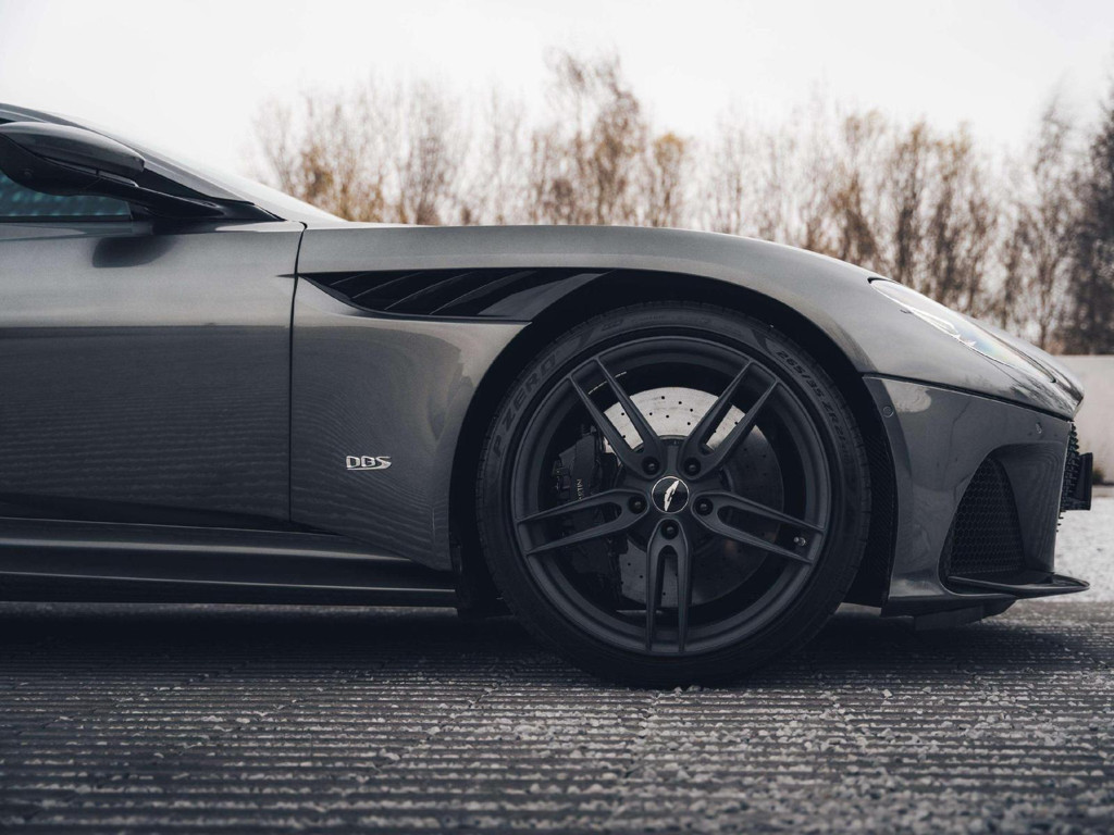Aston Martin DBS