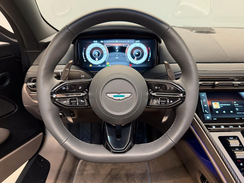 Aston Martin DB12