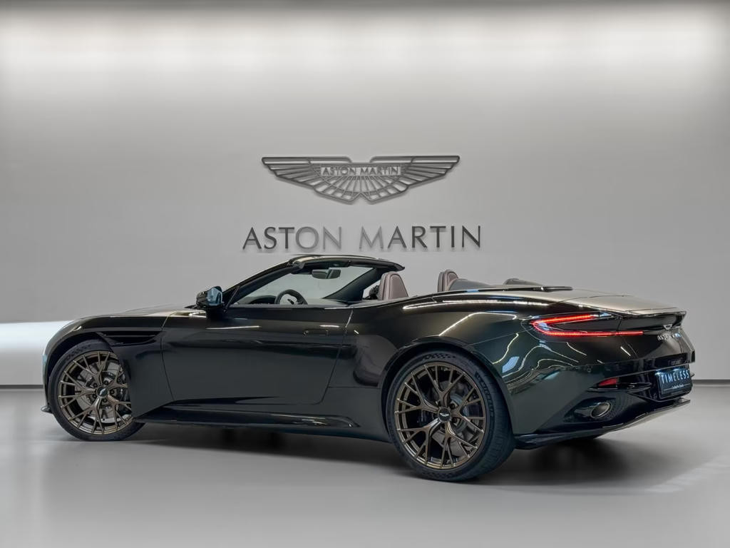 Aston Martin DB12