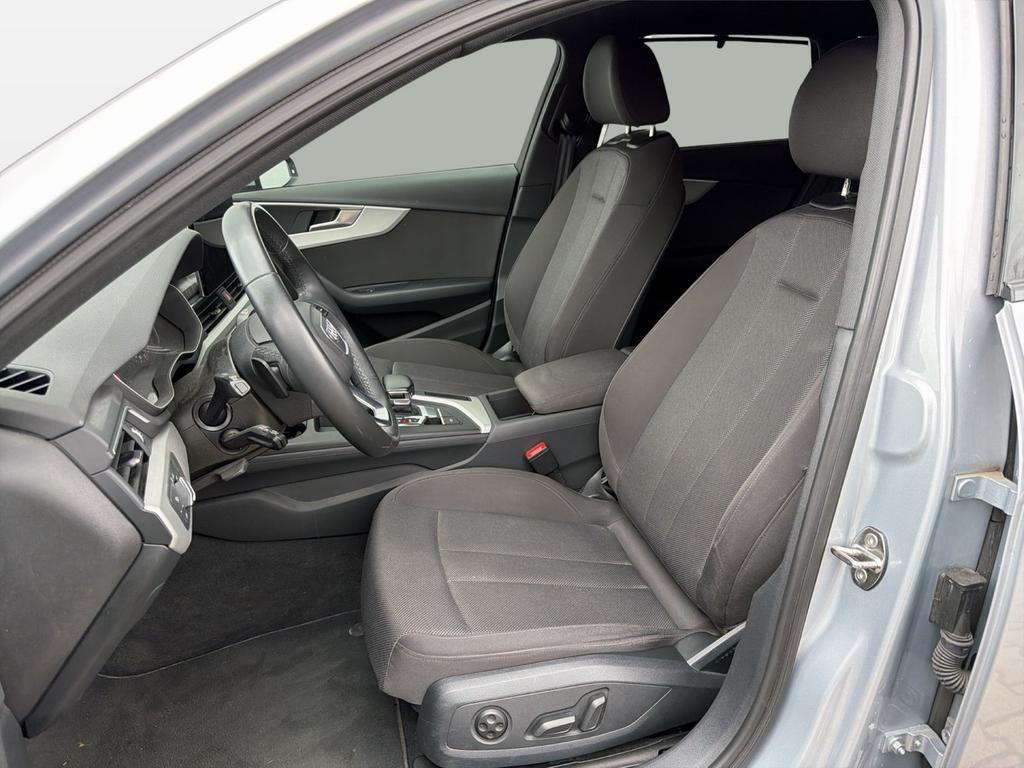 Audi A4 2022 Benzine
