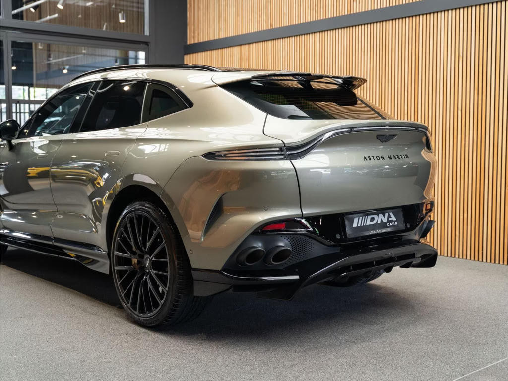 Aston Martin DBX