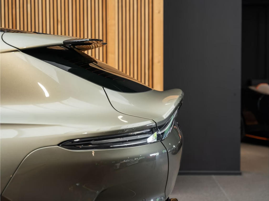 Aston Martin DBX