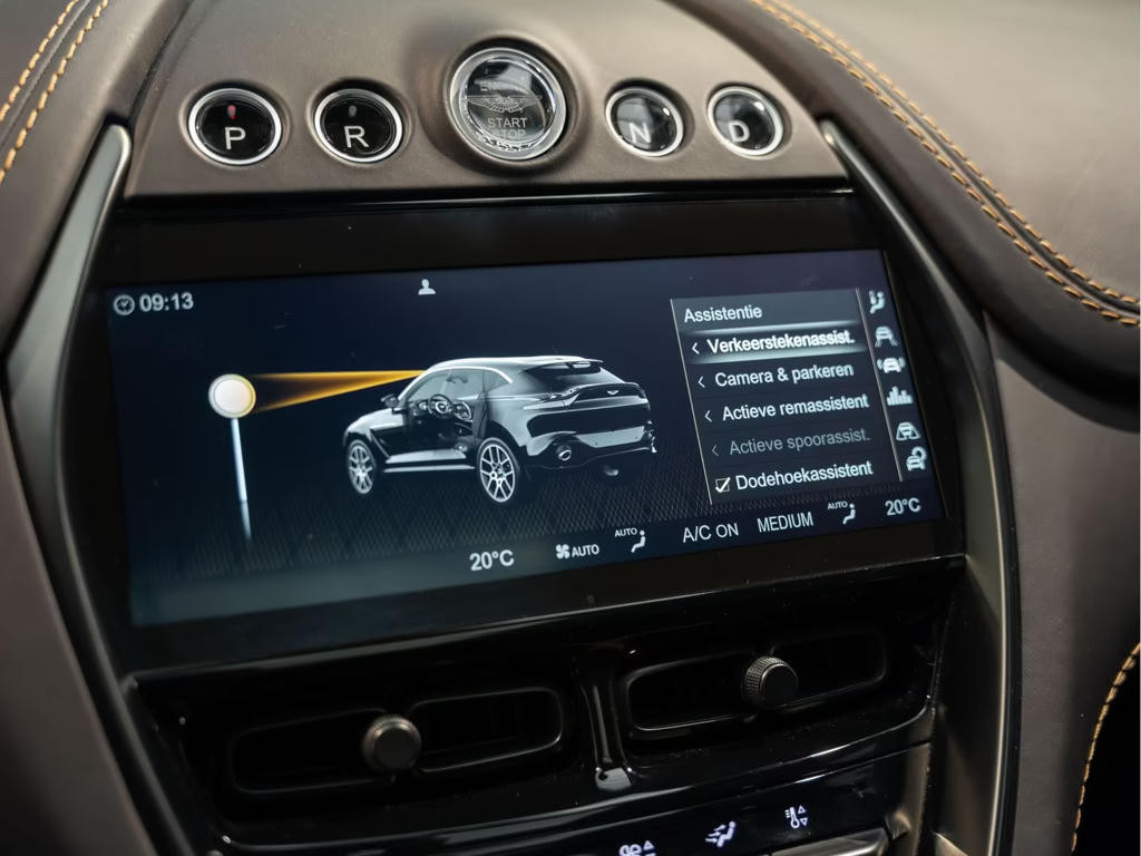 Aston Martin DBX