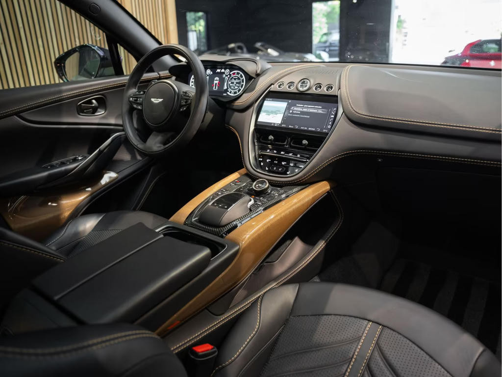 Aston Martin DBX